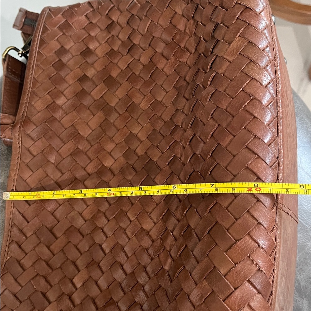 Elegant Brown Woven Leather Tote - Picture 11 of 12